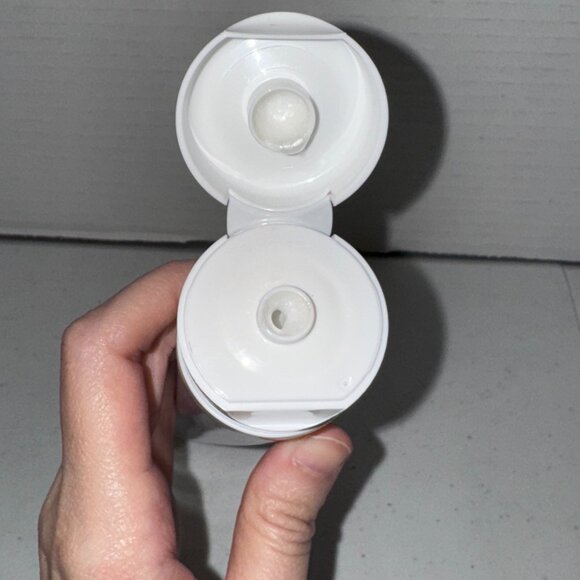 First Aid Beauty Pure Skin Face Cleanser - Picture 4 of 5